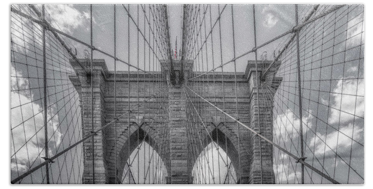 Brooklyn Bridge Bath Towel featuring the photograph The Brooklyn Bridge by Penny Polakoff