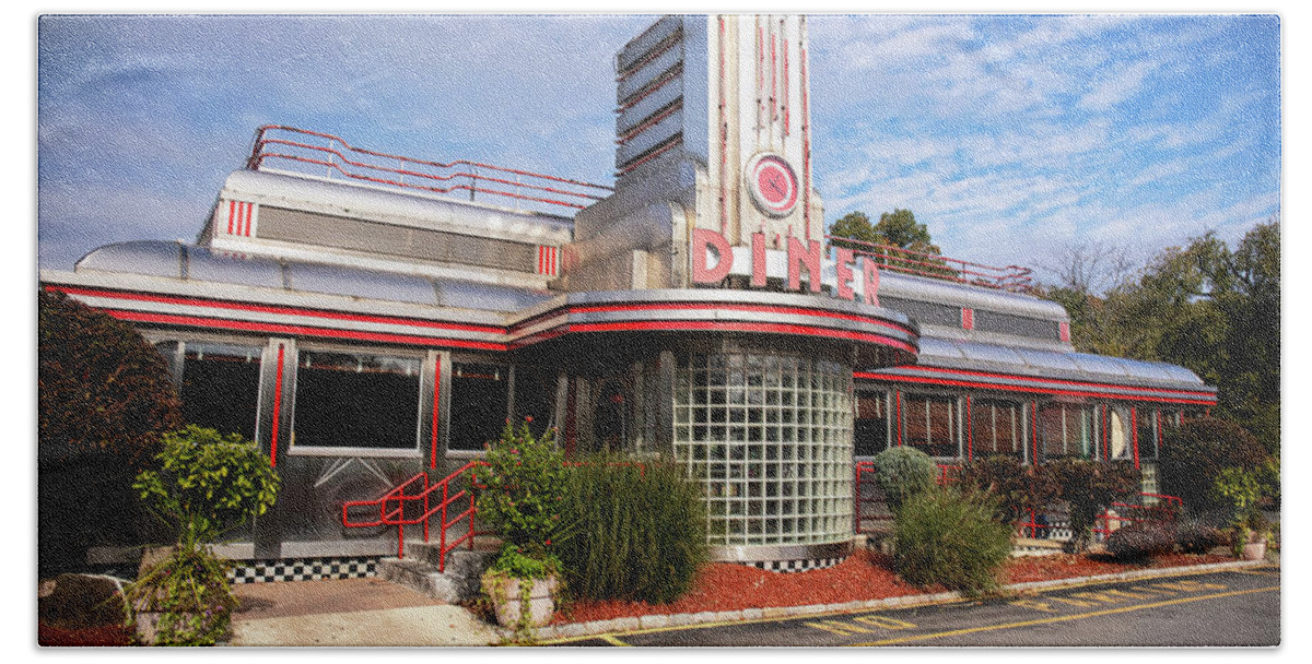 Icons Hand Towel featuring the photograph The Eveready Diner in Hyde Park NY by Harriet Feagin
