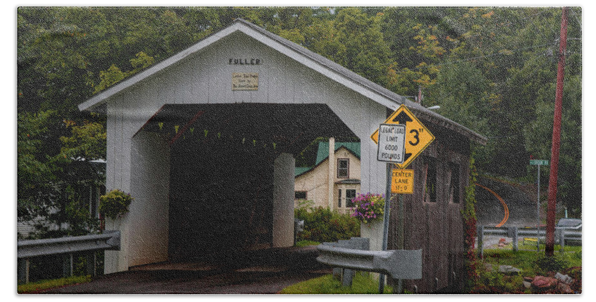 Blackfalls Covered Bridge Bath Towel featuring the photograph The Fuller Covered Bridge by Jeff Folger