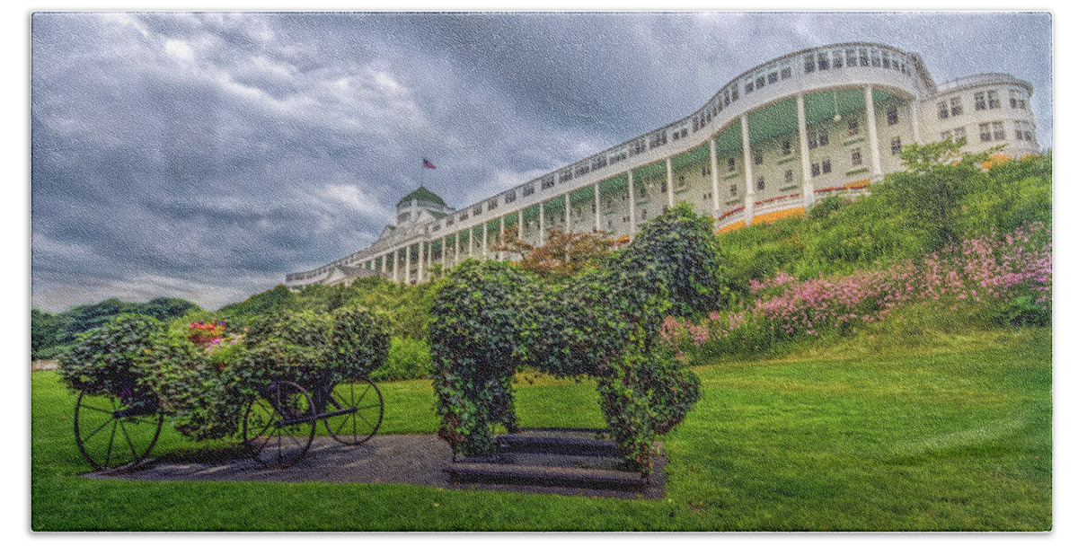 Grand Hotel Hand Towel featuring the photograph The Grand Hotel Mackinac Island by Jerry Gammon