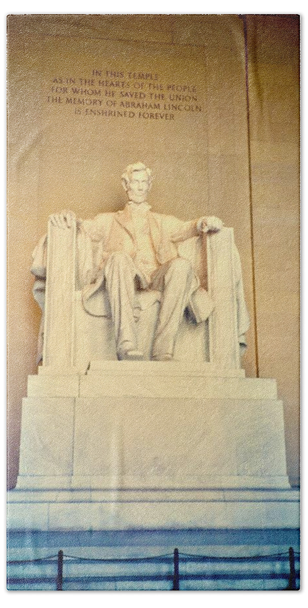  Bath Towel featuring the photograph The Lincoln Memorial 1984 by Gordon James
