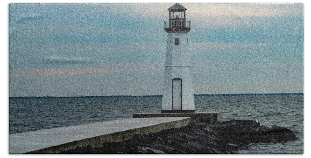 Jetty Bath Towel featuring the photograph The Little Lighthouse by Cathy Kovarik