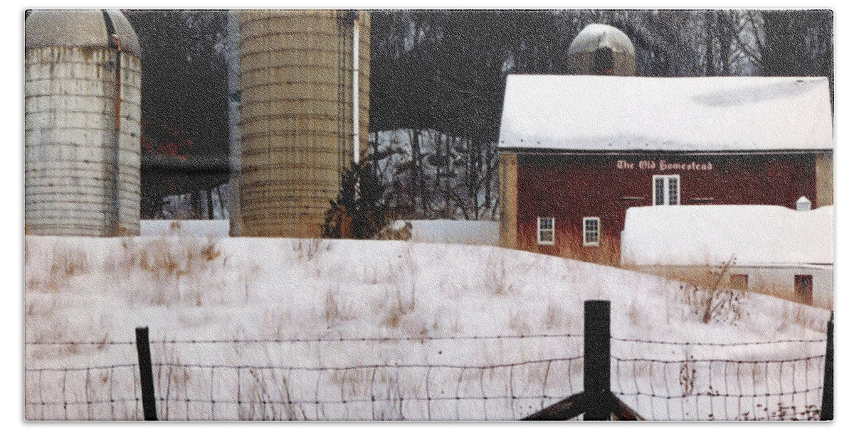 Winter Bath Towel featuring the photograph The Old Homestead by DJ Florek