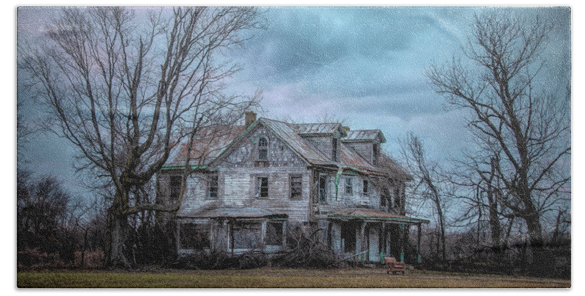 New Jersey Bath Sheet featuring the photograph The Once Grand Farmhouse by Kristia Adams