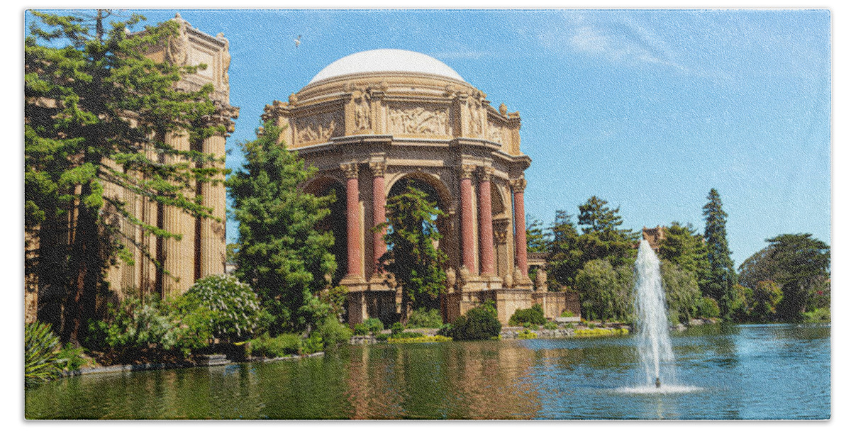 Palace Of Fine Arts Bath Towel featuring the photograph The Palace of Fine Arts by Bonnie Follett