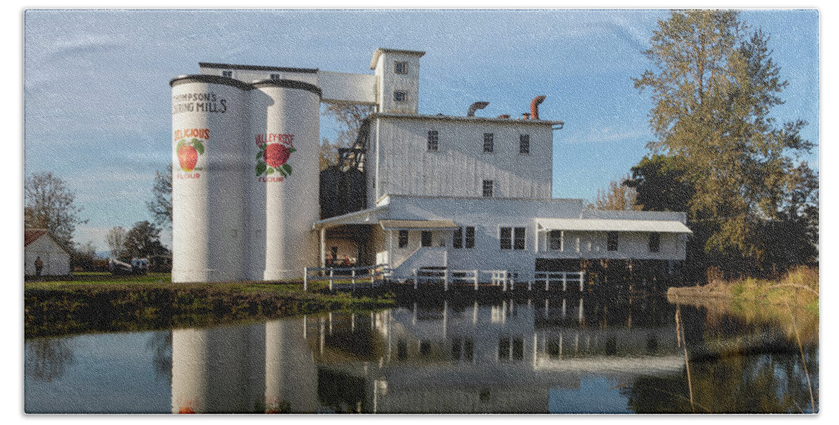 Thompson's Mills State Heritage Site Hand Towel featuring the photograph Thompson's Mills Reflection by Catherine Avilez