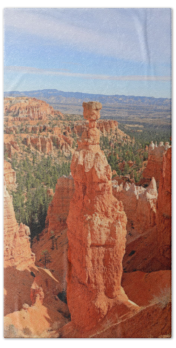 Thors Hammer Bath Towel featuring the photograph Thors Hammer at Bryce Canyon National Park by Richard Krebs