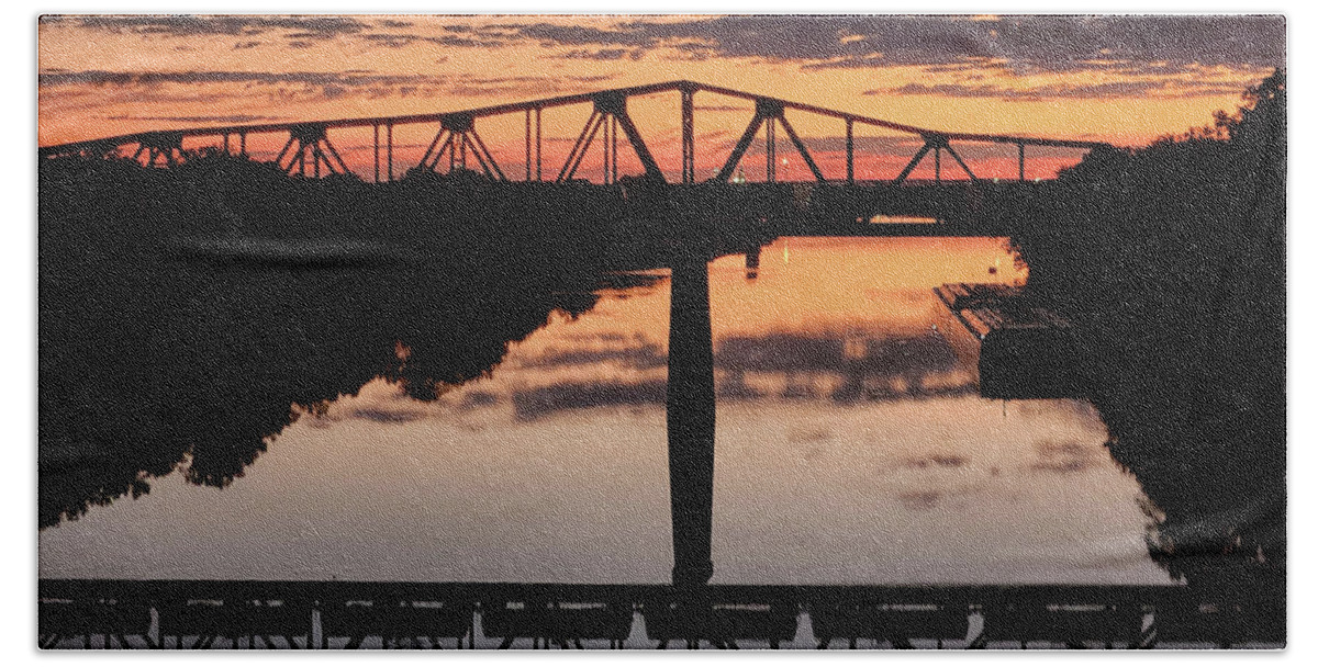 Trestle Bath Towel featuring the photograph Trestle Over the Black Warrior River by Jeremy Butler