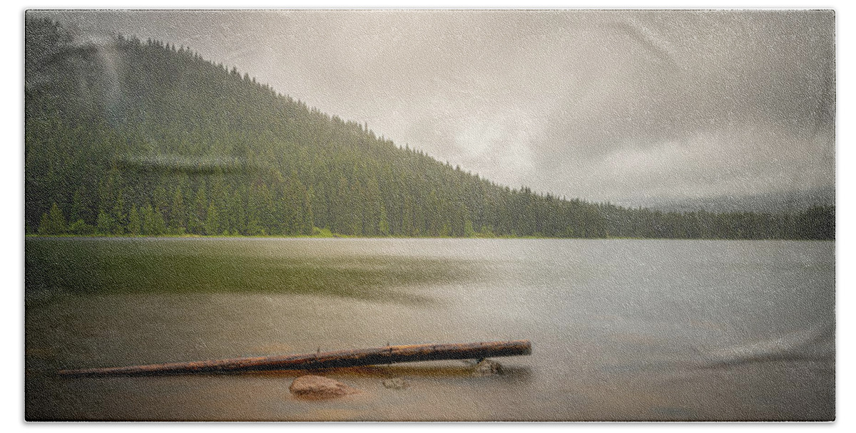 2019 Hand Towel featuring the photograph Trillium Lake by Erin K Images
