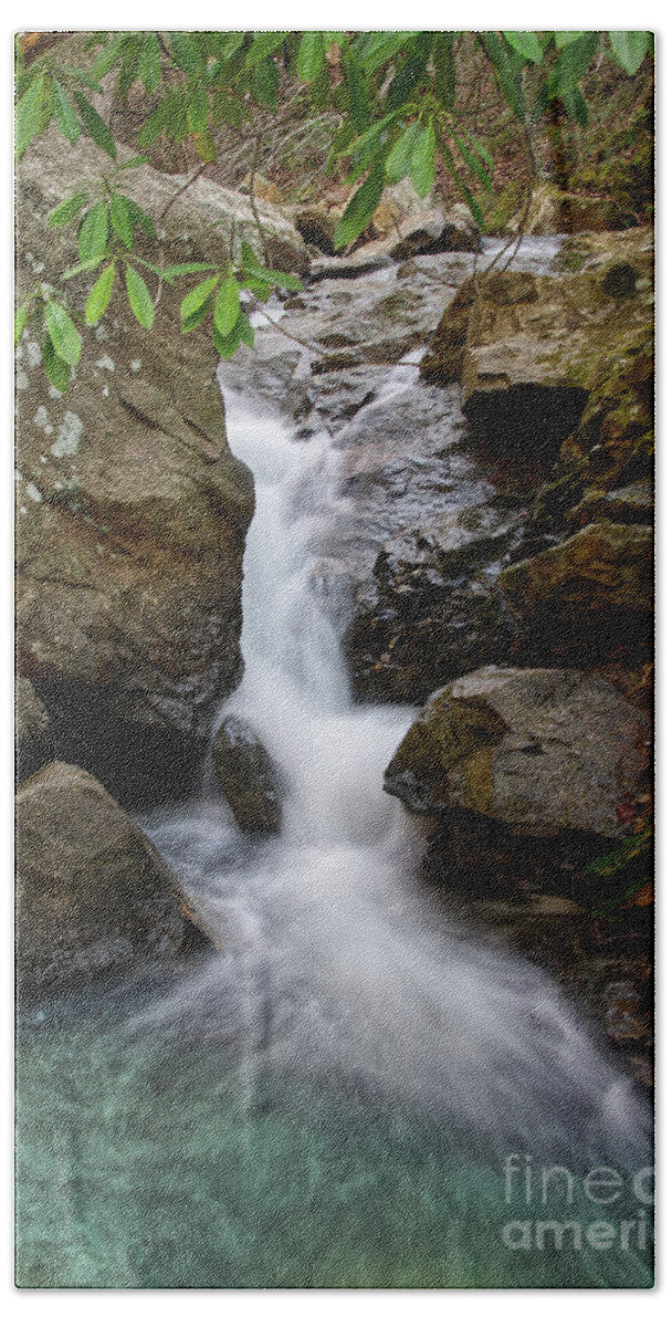 Triple Falls Bath Towel featuring the photograph Triple Falls On Bruce Creek 21 by Phil Perkins