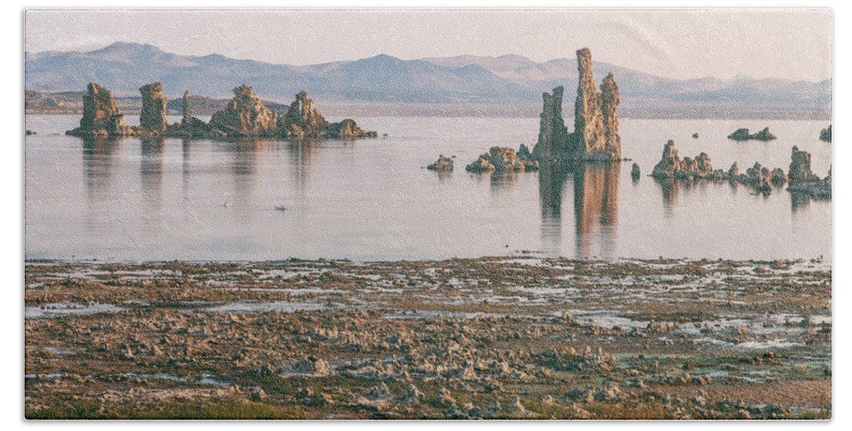 Landscape Bath Towel featuring the photograph Tufas Keys by Jonathan Nguyen