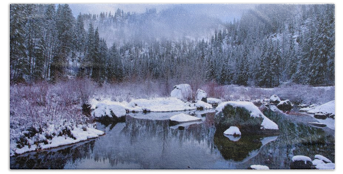 Tumwater Winter Mood Bath Towel featuring the photograph Tumwater winter mood by Lynn Hopwood