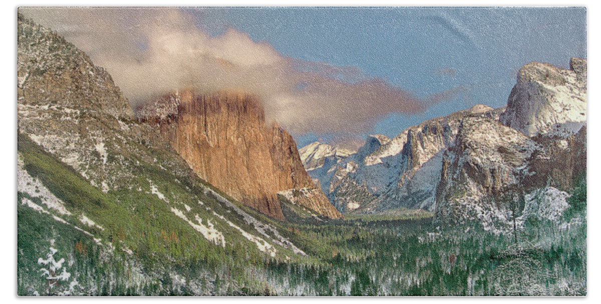 Dave Welling Bath Towel featuring the photograph Tunnel View Winter Yosemite National Park by Dave Welling