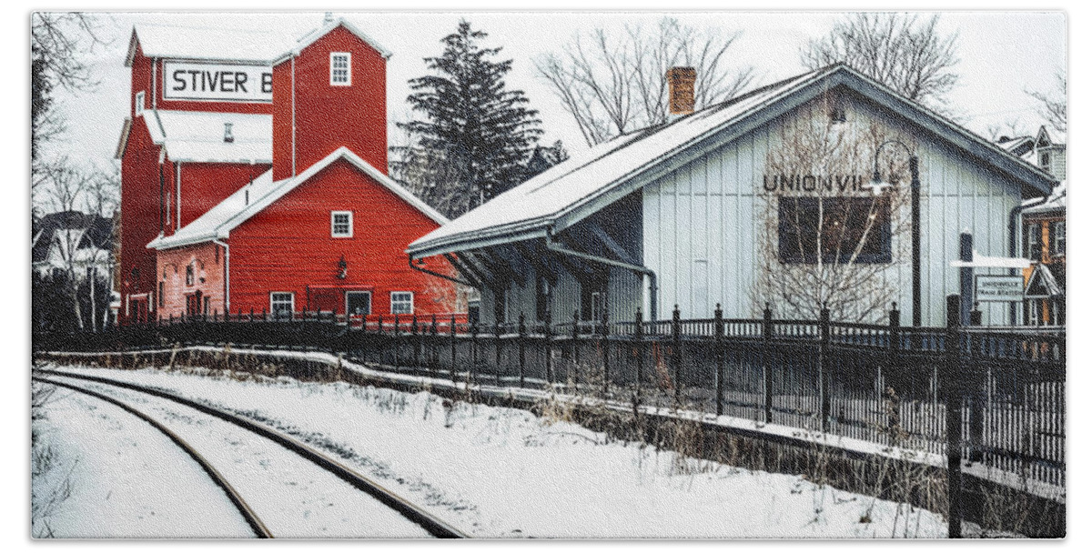 Ontario Bath Towel featuring the photograph Unionville Station by Dee Potter