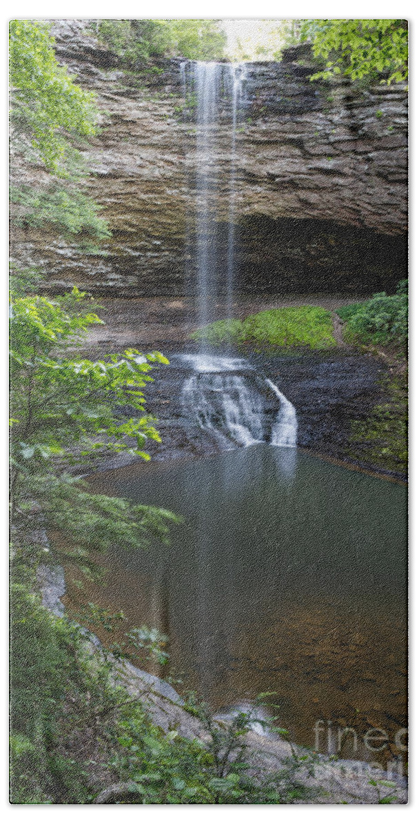 Piney Falls Bath Towel featuring the photograph Upper Piney Falls 19 by Phil Perkins