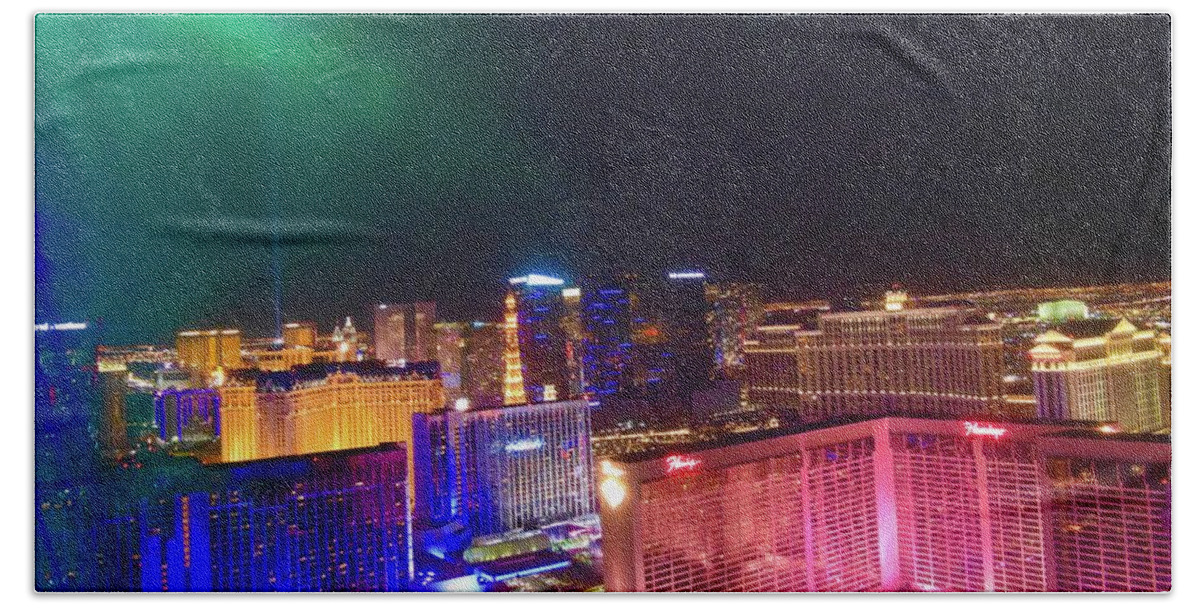 Las Bath Towel featuring the photograph Vegas Skyline,NV by Bnte Creations