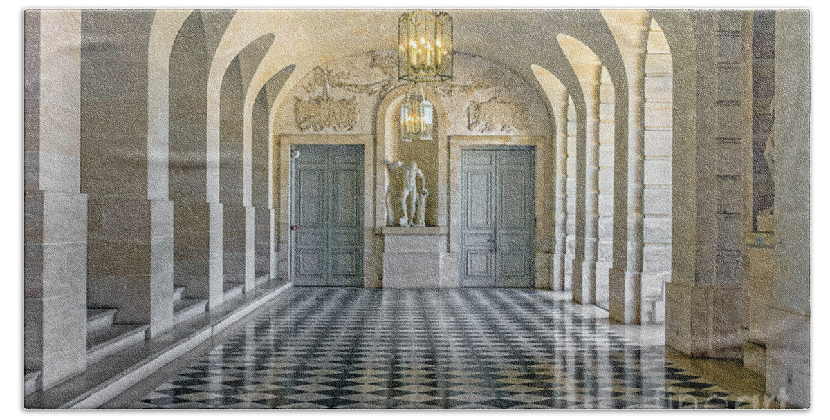 Versailles Bath Towel featuring the photograph Versailles Palace Hallway by Elaine Teague