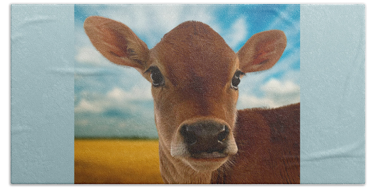Cow Bath Towel featuring the photograph Victoria by Lee Darnell