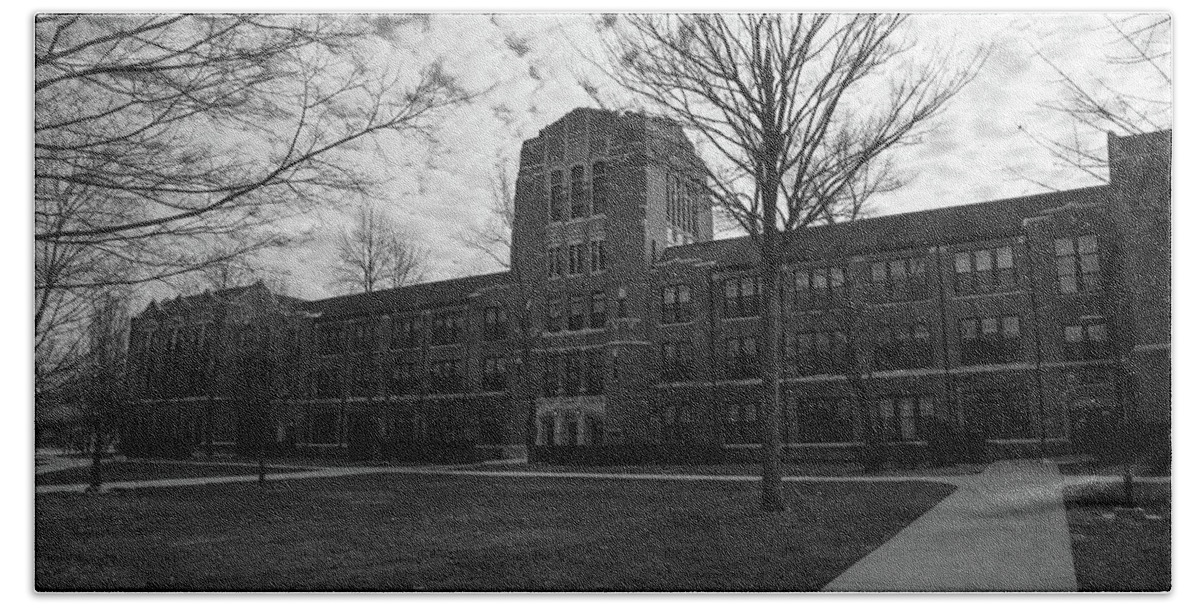 Central Michigan University Chippewas Bath Towel featuring the photograph Warriner Hall at Central Michigan University black and white by Eldon McGraw