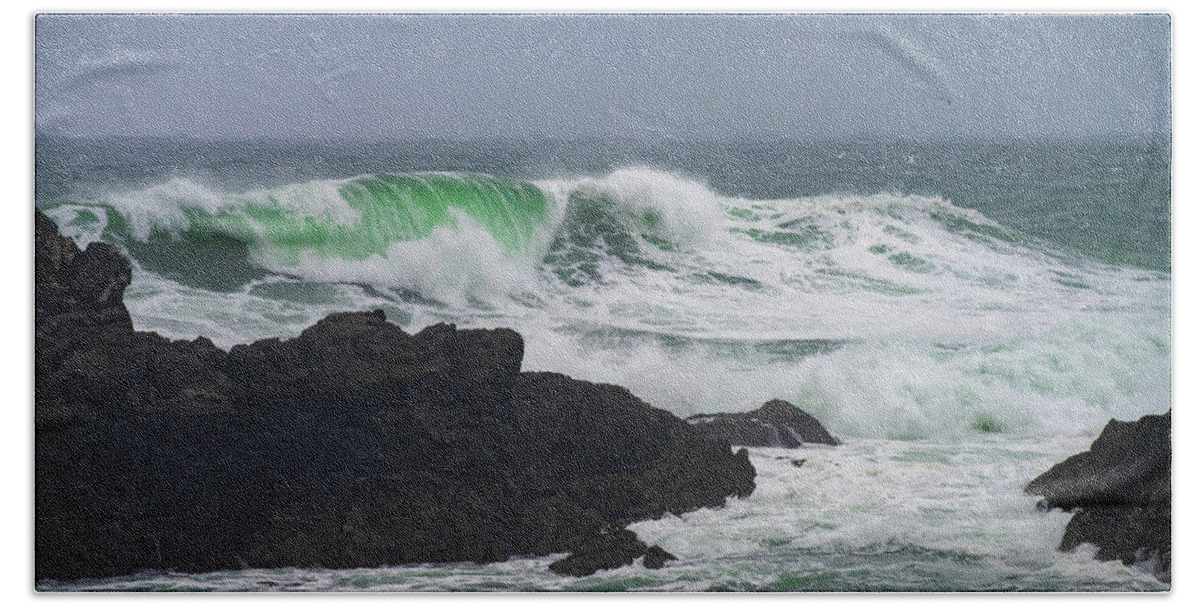 Waves Bath Towel featuring the photograph West Coast Waves by Bill Cubitt