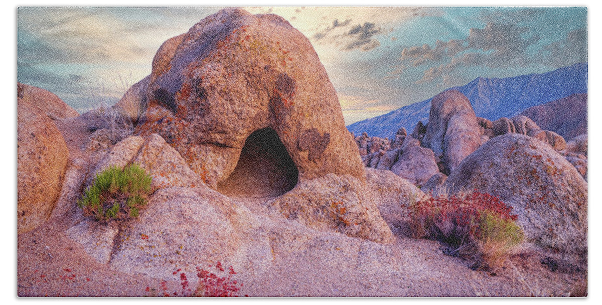 Eastern Sierra Bath Towel featuring the photograph Where The Hobbits Live by Mimi Ditchie