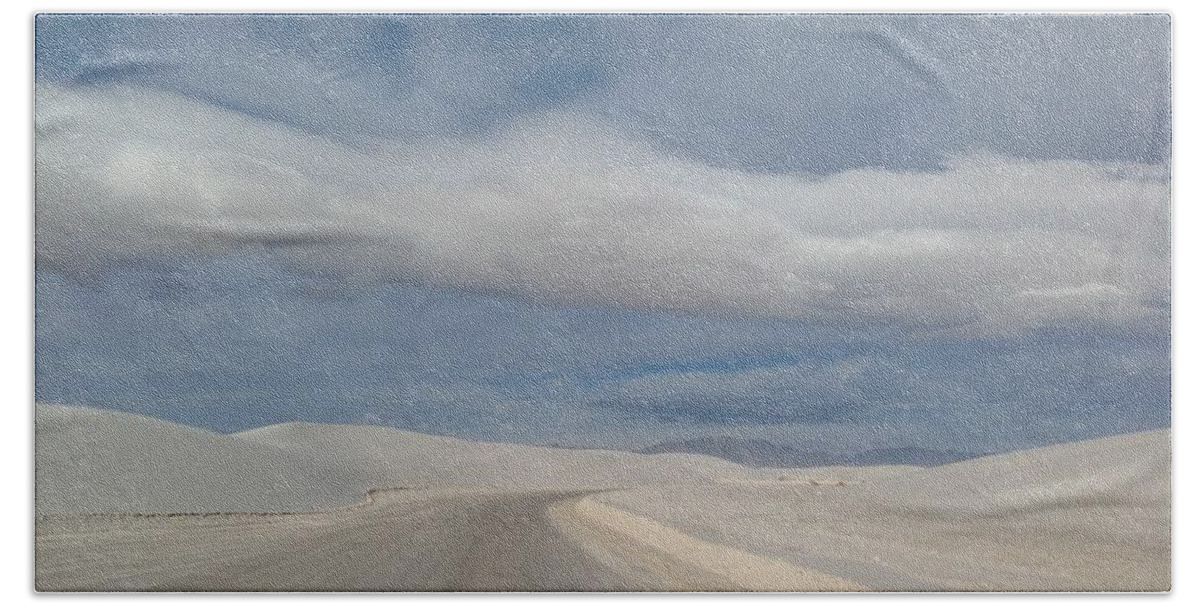 White Sands National Park Bath Towel featuring the photograph White Sands Road by Jeff Hubbard