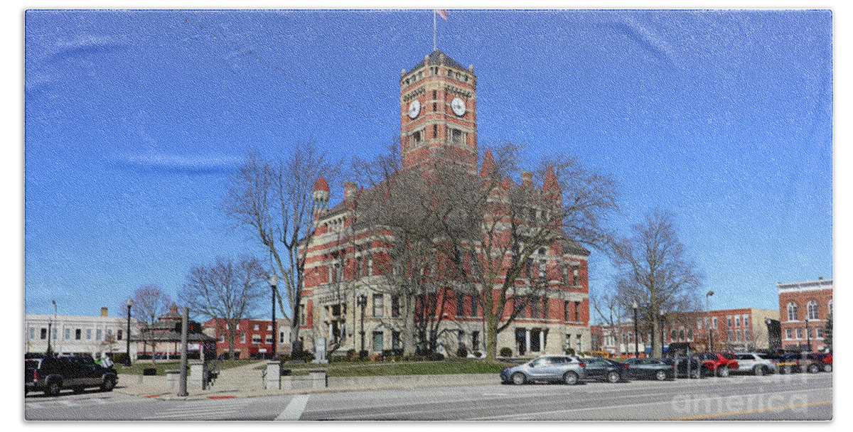 Williams Bath Towel featuring the photograph Williams County Courthouse Bryan Ohio 0131 by Jack Schultz
