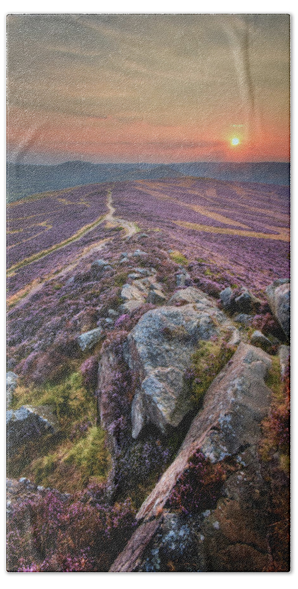 Flower Bath Towel featuring the photograph Win Hill 1.0 by Yhun Suarez
