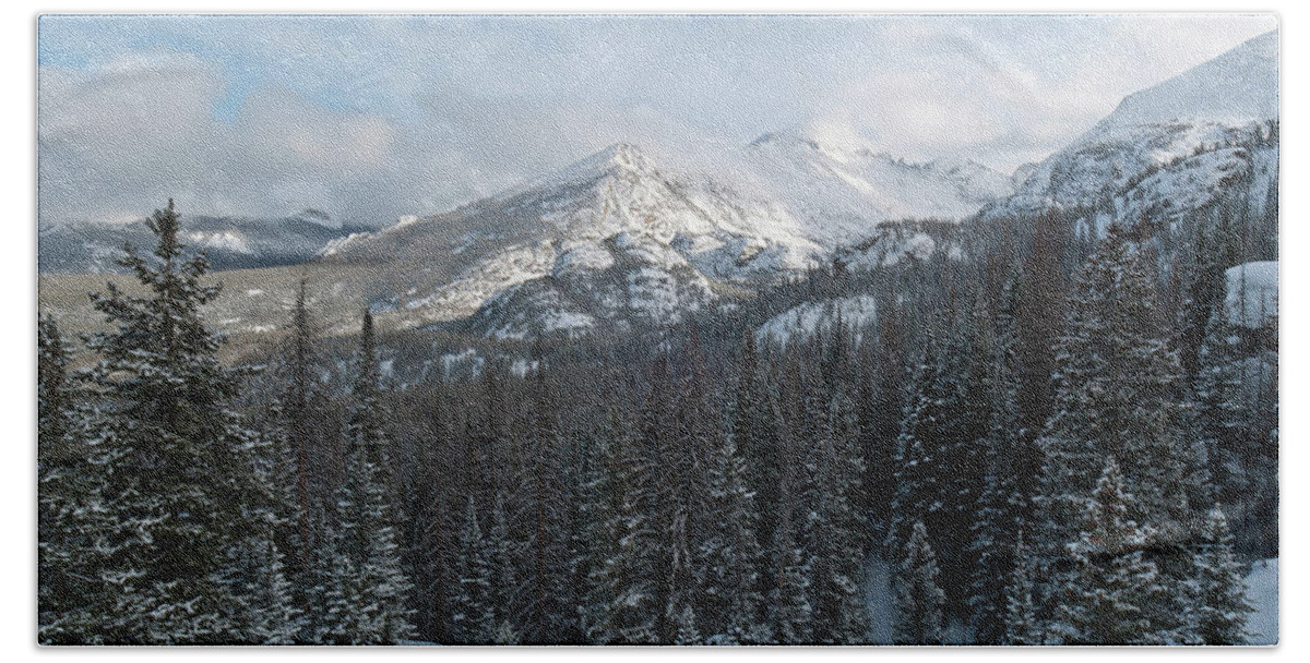 Long's Peak Bath Towel featuring the photograph Winter Clouds Lifting Above Long's Peak by Cascade Colors