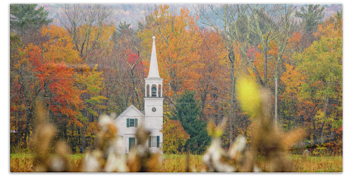 New Hampshire Bath Towel featuring the photograph Wonalancet Union Church, Autumn by Jeff Sinon