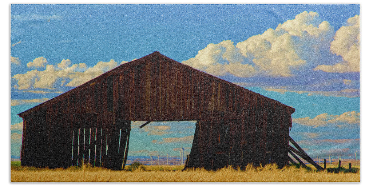 Barn Bath Towel featuring the photograph Yesterday and Today by Todd Kreuter