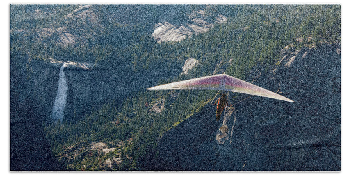 Yosemite Bath Sheet featuring the photograph Yosemite Hang Glider Nevada Falls 0657 by Bob Neiman
