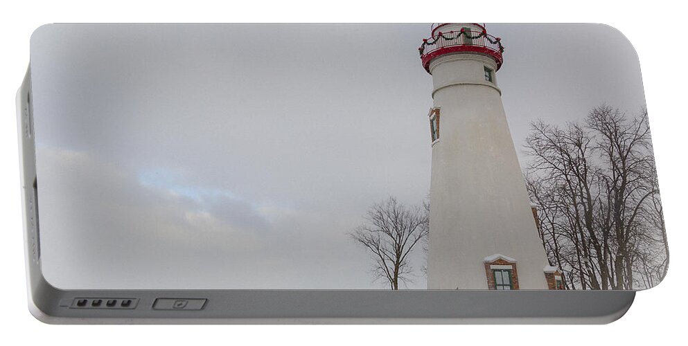 Lighthouses Portable Battery Charger featuring the photograph Marblehead Lighthouse Lake Erie #3 by Jack R Perry