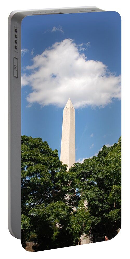 Washington Portable Battery Charger featuring the photograph Obelisk Rises Into the Clouds by Kenny Glover