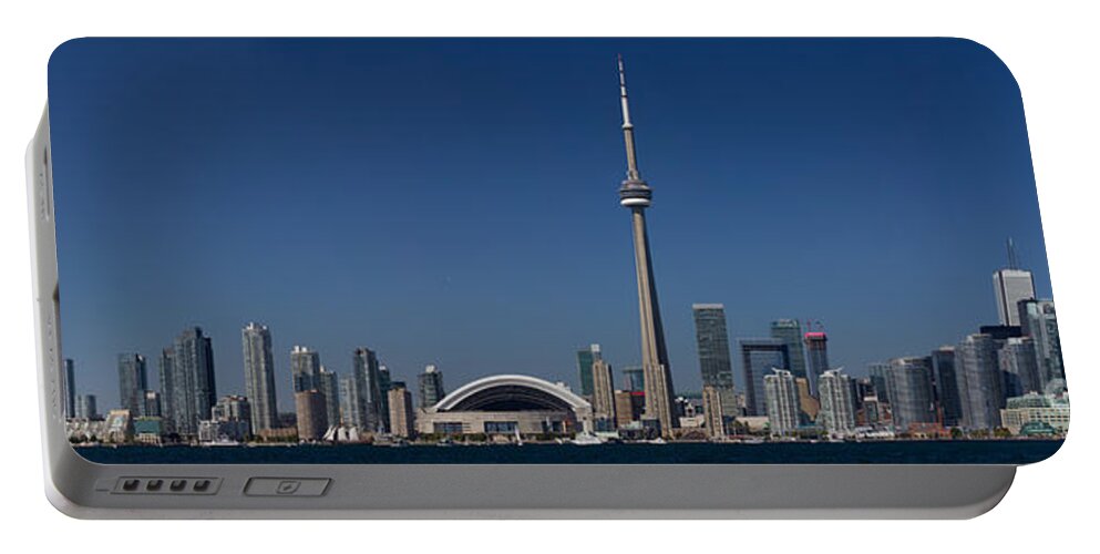 Toronto Portable Battery Charger featuring the photograph Toronto skyline #2 by Les Palenik