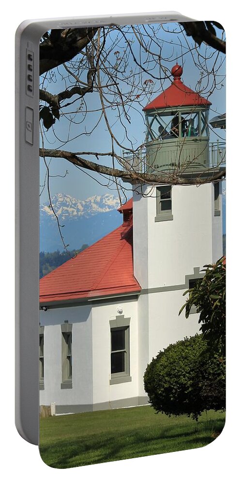 Alki Lighthouse Portable Battery Charger featuring the photograph Alki Lighthouse by E Faithe Lester