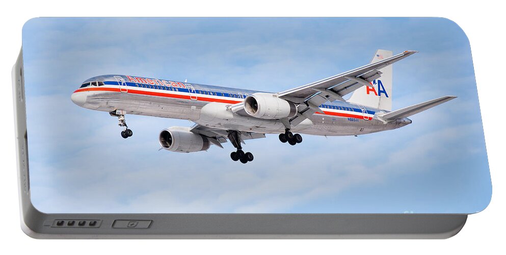 757 Portable Battery Charger featuring the photograph Amercian Airlines Boeing 757 Airplane Landing by Paul Velgos