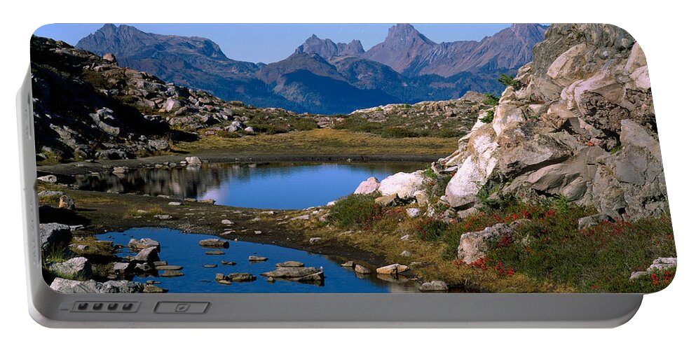Artist Ridge Portable Battery Charger featuring the photograph Artist Ridge Tarns by Tracy Knauer
