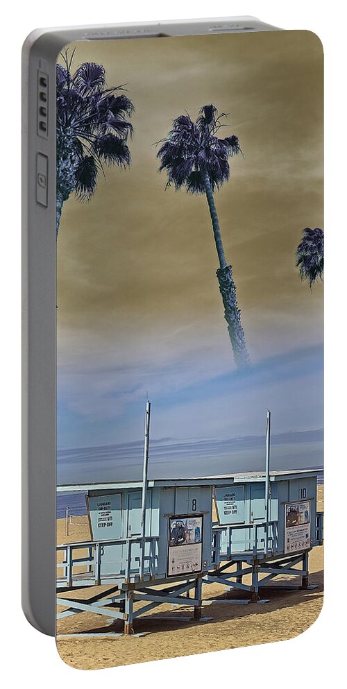 California Portable Battery Charger featuring the photograph Beach #5 by David Thompson