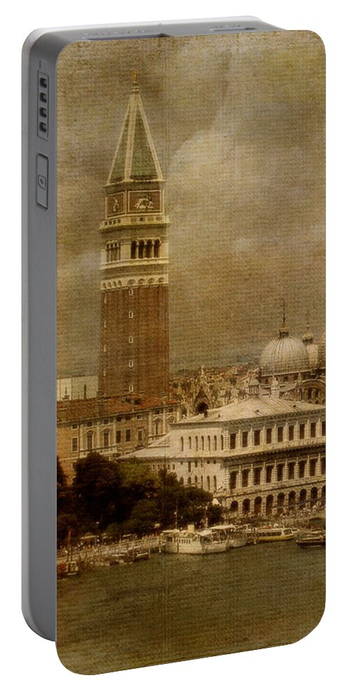Venice Portable Battery Charger featuring the photograph Bellissima Venezia by Lois Bryan