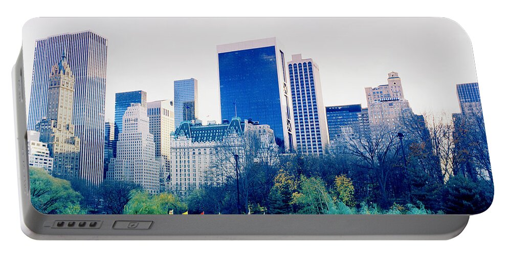 New York Portable Battery Charger featuring the photograph New York In Motion by Shaun Higson