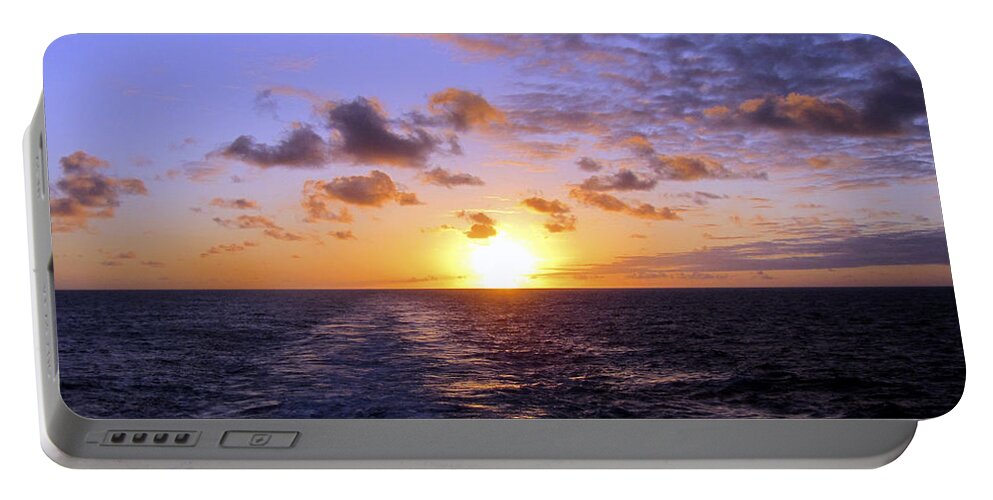  Sunset Portable Battery Charger featuring the photograph Hawaiian End of Day by Bob Slitzan