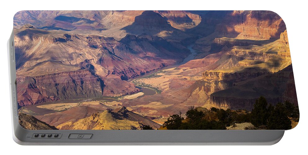 Arizona Portable Battery Charger featuring the photograph Expanse at Desert View by Ed Gleichman