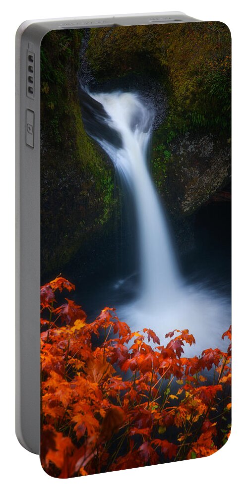 Waterfall Portable Battery Charger featuring the photograph Flowing into Fall by Darren White