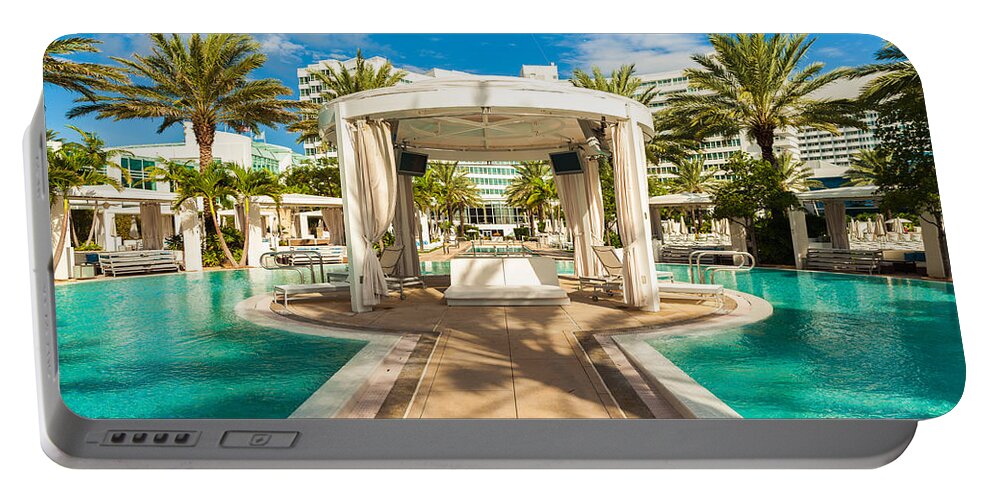 Architecture Portable Battery Charger featuring the photograph Fontainebleau Hotel by Raul Rodriguez