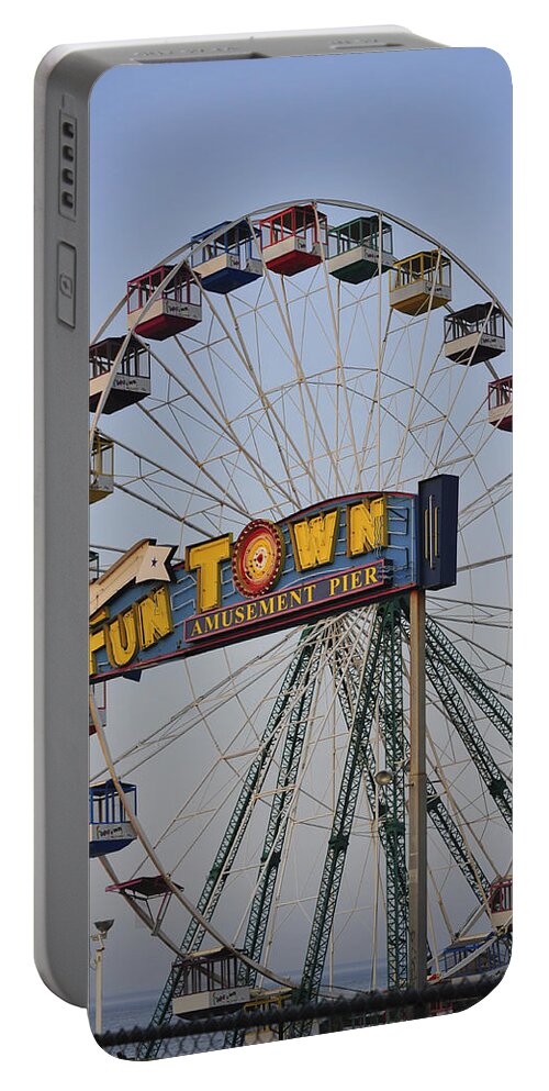 Funtown Pier Portable Battery Charger featuring the photograph Funtown Ferris Wheel by Terry DeLuco
