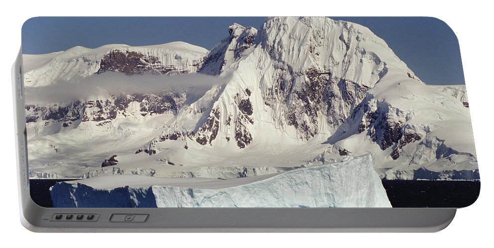 Feb0514 Portable Battery Charger featuring the photograph Icebergs Northern Tip Of The Antarctic by Gerry Ellis