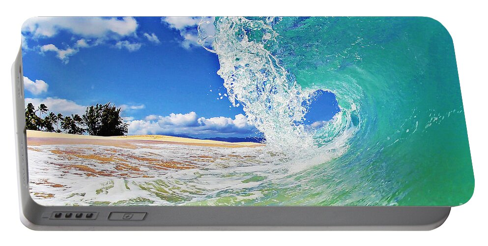 Ocean Portable Battery Charger featuring the photograph Keiki Beach Wave by Paul Topp