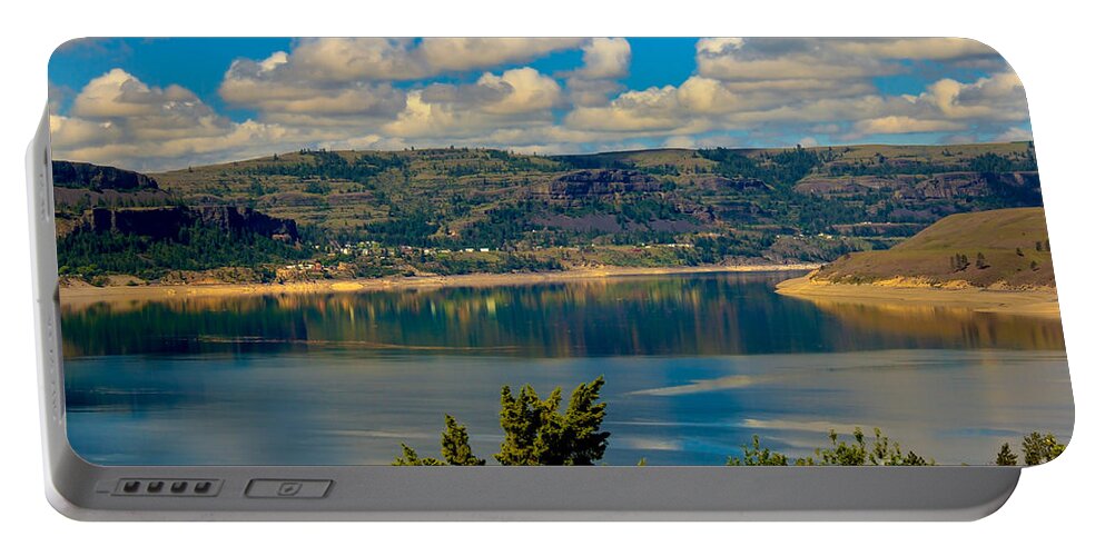 Lake Portable Battery Charger featuring the photograph Lake Roosevelt by Robert Bales