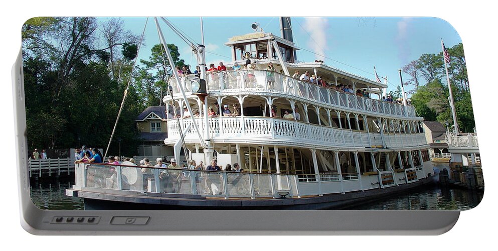 Liberty Square Portable Battery Charger featuring the photograph Liberty Riverboat by David Nicholls